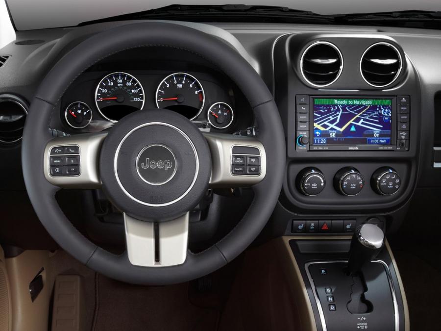  Jeep Compass 2010 года  (фото 3 из 17)